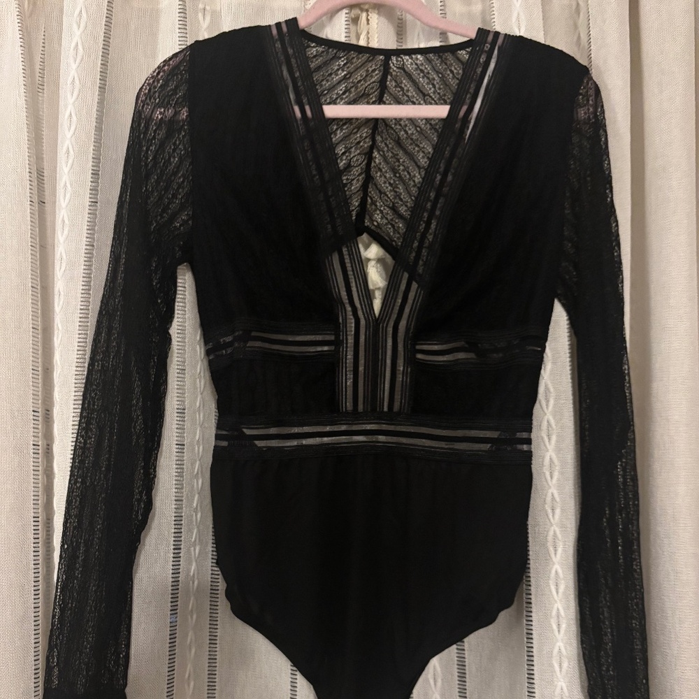 Lulu's Black Lace Long Sleeve Bodysuit